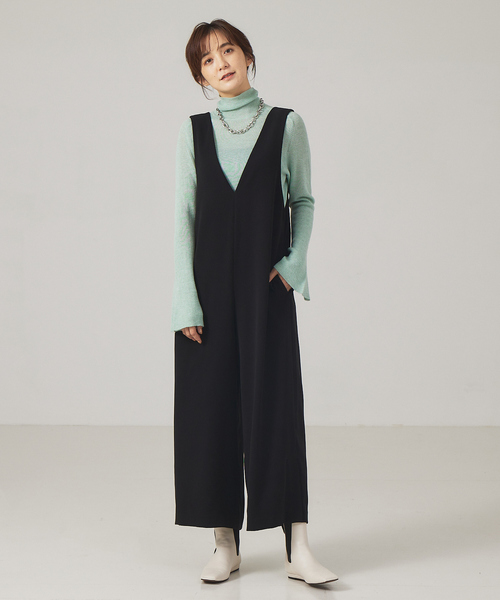 qualite(カリテ)の「Vネックストレートオールインワン(つなぎ/オールインワン・レディース・ブラック・34/38)」の21枚目の写真