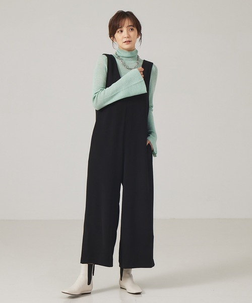 qualite(カリテ)の「Vネックストレートオールインワン(つなぎ/オールインワン・レディース・ブラック・34/38)」の4枚目の写真