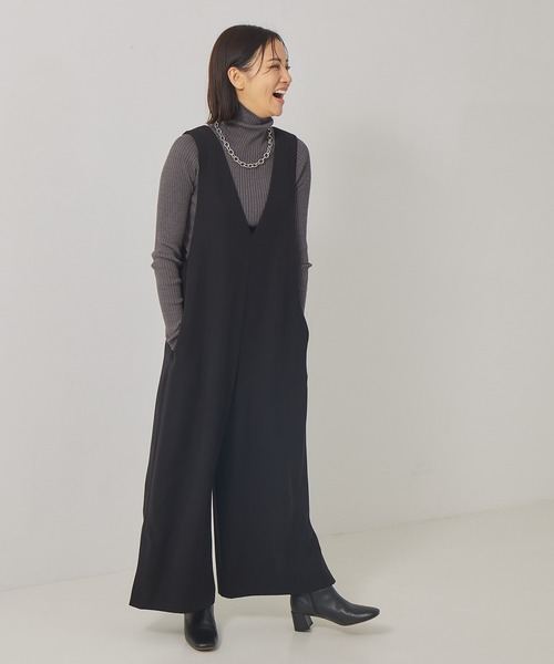 qualite(カリテ)の「Vネックストレートオールインワン(つなぎ/オールインワン・レディース・ブラック・34/38)」の8枚目の写真