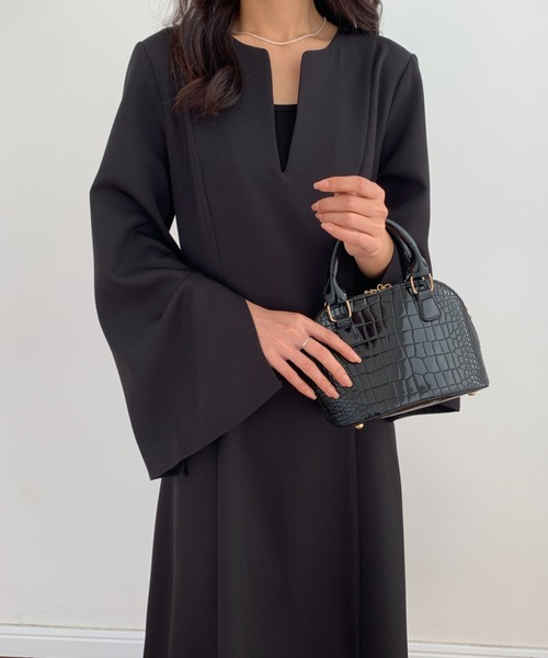 ECLIN（エクラン）の「袖スリットスキッパネックフレアワンピース（ワンピース・レディース・カーキ/ブラック/アイボリー/ベージュ/チャコールグレー/モカ・M/L）」の10枚目の写真