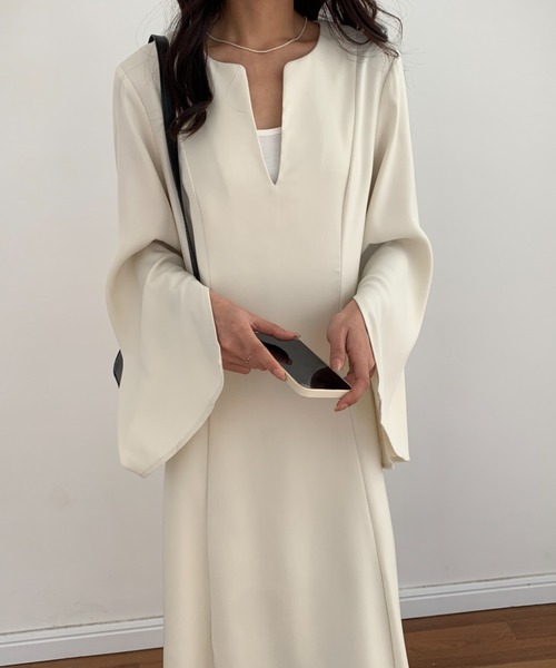 ECLIN（エクラン）の「袖スリットスキッパネックフレアワンピース（ワンピース・レディース・カーキ/ブラック/アイボリー/ベージュ/チャコールグレー/モカ・M/L）」の15枚目の写真