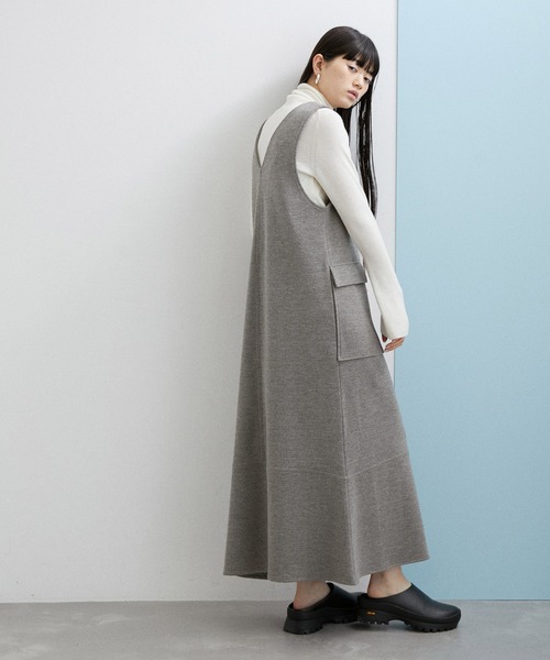 ADAM ET ROPE'（アダムエロペ）の「【WEB限定(一部店舗展開あり)】フラップポケットジャンパースカート（ジャンパースカート・レディース・グレー/オフホワイト/ブラック・FREE）」の10枚目の写真