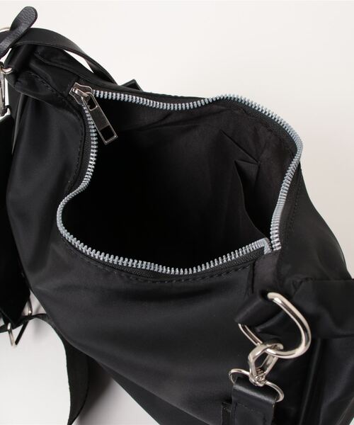 apres jour mignon(アプレジュールミニョン)の「【apresjour mignon×ARIAZ】ポーチ付きショルダーバッグ(ショルダーバッグ・レディース・ブラック・ONESIZE)」の4枚目の写真