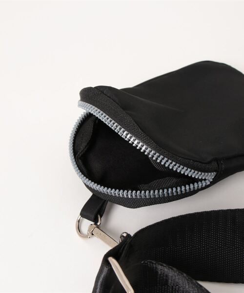 apres jour mignon(アプレジュールミニョン)の「【apresjour mignon×ARIAZ】ポーチ付きショルダーバッグ(ショルダーバッグ・レディース・ブラック・ONESIZE)」の5枚目の写真