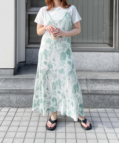 Chillfar(チルファー)の「マーブルキャミワンピース(ワンピース・レディース・ブラック/グリーン・MEDIUM/LARGE)」の2枚目の写真