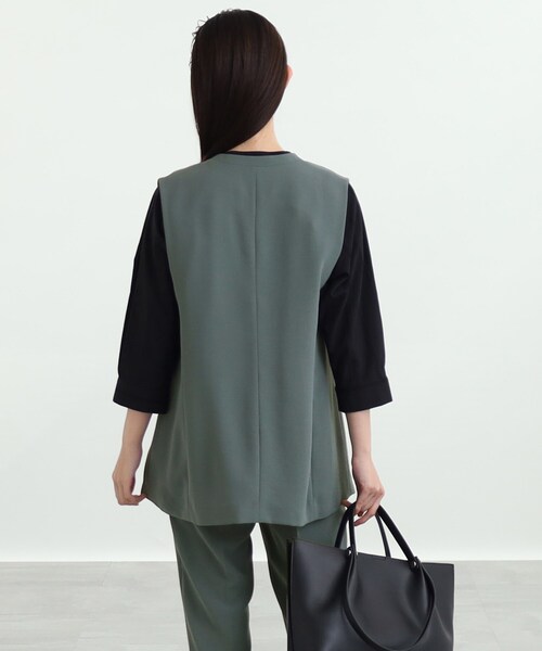 INDIVI（インディヴィ）の「◆【さらっとして快適！/洗える/こなれSETUP】ジレジャケット〈夏の通勤・お出かけに！〉（ベスト・レディース・サックスブルー系5/グレー系その他6/ブラック/ライトグリーン系・34/13/12/05/38/15 ）」の21枚目の写真