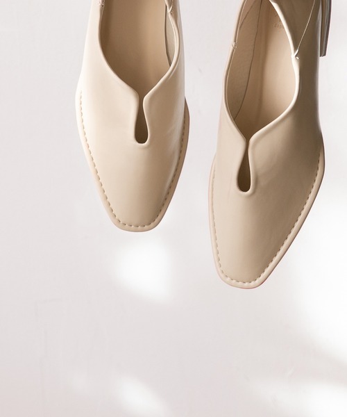 menue（メヌエ）の「スリットデザイン 2way パンプス（パンプス・レディース・グレイッシュベージュ/アイボリー/カーキ/ブラック・34/35/36/37/38/39/40/41）」の14枚目の写真