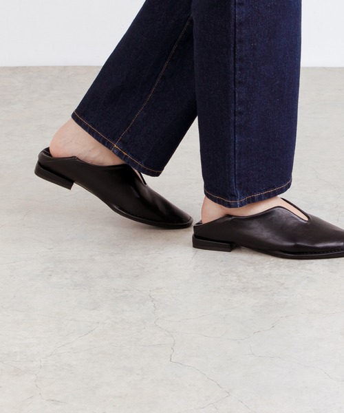 menue（メヌエ）の「スリットデザイン 2way パンプス（パンプス・レディース・グレイッシュベージュ/アイボリー/カーキ/ブラック・34/35/36/37/38/39/40/41）」の18枚目の写真