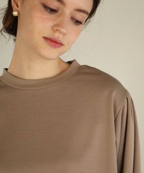 aity（アイティ）の「ポンチバックプリーツプルオーバー（Tシャツ/カットソー・レディース・グレイッシュベージュ/ブラック/ブルー・M）」の14枚目の写真