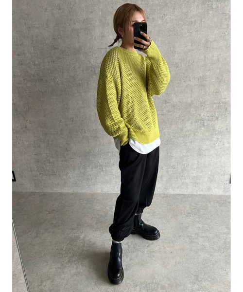 owndaily(オンデイリー)の「オーバーサイズメッシュニットプルオーバー(Tシャツ/カットソー・レディース・ブラック/ピンク/イエロー/ライトベージュ/グレイッシュベージュ・FREE)」の15枚目の写真
