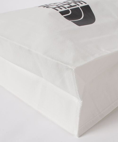 THE NORTH FACE(ザノースフェイス)の「【THE NORTH FACE/ザノースフェイス】SHOPPER BAG M/ショッパーバッグ(エコバッグ/サブバッグ・メンズ・ホワイト/ホワイト系1・FREE)」の16枚目の写真
