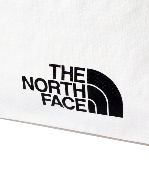 THE NORTH FACE(ザノースフェイス)の「【THE NORTH FACE/ザノースフェイス】SHOPPER BAG M/ショッパーバッグ(エコバッグ/サブバッグ・メンズ・ホワイト/ホワイト系1・FREE)」の10枚目の写真