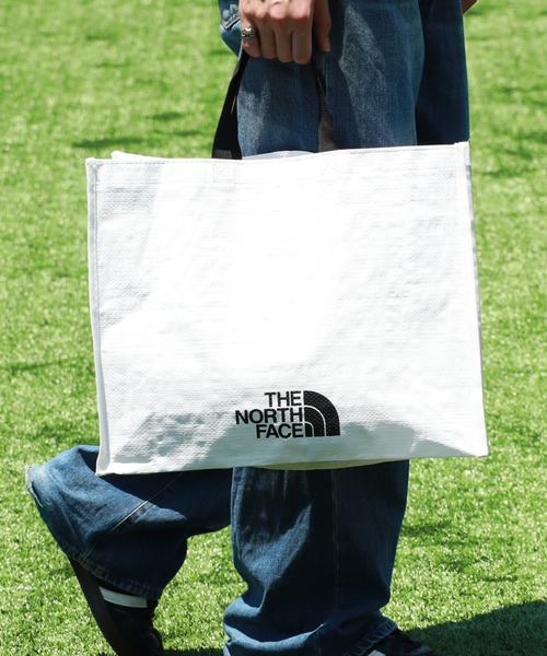 THE NORTH FACE(ザノースフェイス)の「【THE NORTH FACE/ザノースフェイス】SHOPPER BAG M/ショッパーバッグ(エコバッグ/サブバッグ・メンズ・ホワイト/ホワイト系1・FREE)」の21枚目の写真