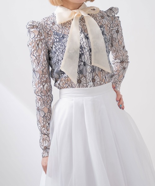 qumerry.(キュメリ)の「レースボリュームブラウス(シャツ/ブラウス・レディース・オフホワイト/サックスブルー/ライトイエロー・MEDIUM/SMALL)」の9枚目の写真