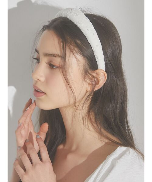 merry jenny（メリージェニー）の「flowerチュールカチューシャ（カチューシャ・レディース・オフホワイト/ブラック・FREE）」の3枚目の写真