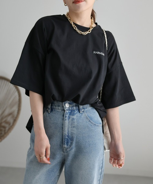 ap retro（アプレトロ）の「ビッグシルエットデザイン　ロゴプリントTEE（Tシャツ/カットソー・レディース・オフホワイト/ブラック/オートミール・FREE）」の2枚目の写真