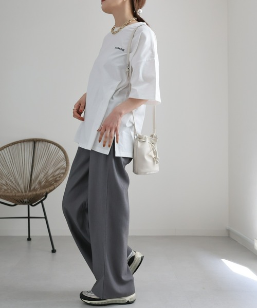 ap retro（アプレトロ）の「ビッグシルエットデザイン　ロゴプリントTEE（Tシャツ/カットソー・レディース・オフホワイト/ブラック/オートミール・FREE）」の8枚目の写真