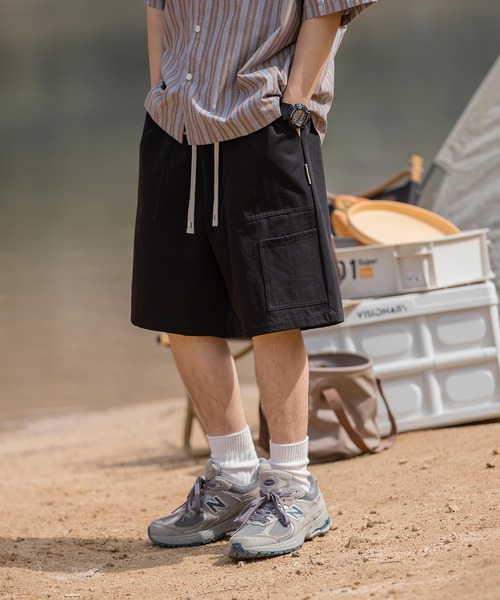 HOOK(フック)の「【HOOK】ビッグポケットハーフカーゴパンツ (SS)(カーゴパンツ・メンズ・ブラック/ライトベージュ/ダークベージュ/ブラウン・M/L/XL/XXL)」の2枚目の写真