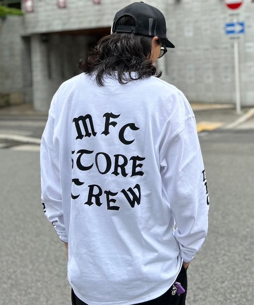 FRUIT OF THE LOOM(フルーツオブザルーム)の「FRUIT OF THE LOOM x MFC STORE MFC STORE CREW L/S TEE(Tシャツ/カットソー・メンズ・インディゴブルー/ピンク/ホワイト/ブラック/サックスブルー/グレー・M/L/XL)」の2枚目の写真