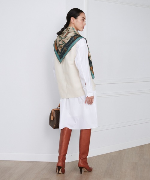 INED（イネド）の「圧縮スムースVネックベスト【セットアップ対応】（ベスト・レディース・ネイビー/オフホワイト・9号）」の5枚目の写真