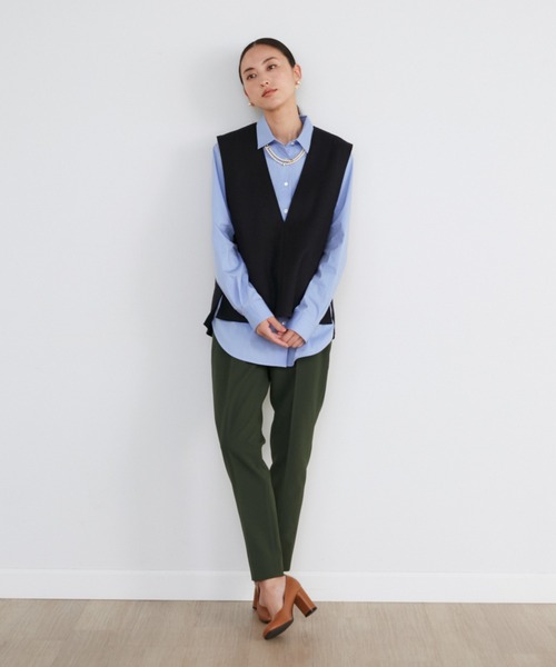 INED（イネド）の「圧縮スムースVネックベスト【セットアップ対応】（ベスト・レディース・ネイビー/オフホワイト・9号）」の6枚目の写真