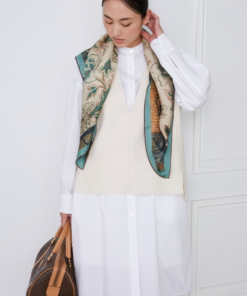 INED（イネド）の「圧縮スムースVネックベスト【セットアップ対応】（ベスト・レディース・ネイビー/オフホワイト・9号）」の10枚目の写真