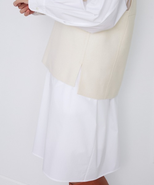 INED（イネド）の「圧縮スムースVネックベスト【セットアップ対応】（ベスト・レディース・ネイビー/オフホワイト・9号）」の15枚目の写真