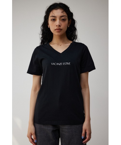 AZUL by moussy(アズールバイマウジー)の「VACANZE ESTIVE V/N LOGO Tシャツ/バガンゼエスティブVネックロゴTシャツ(Tシャツ/カットソー・レディース・ダークオレンジ/ブラック/ホワイト・MEDIUM/SMALL)」の17枚目の写真
