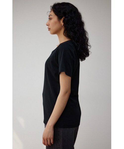 AZUL by moussy(アズールバイマウジー)の「VACANZE ESTIVE V/N LOGO Tシャツ/バガンゼエスティブVネックロゴTシャツ(Tシャツ/カットソー・レディース・ダークオレンジ/ブラック/ホワイト・MEDIUM/SMALL)」の18枚目の写真