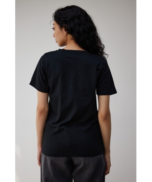 AZUL by moussy(アズールバイマウジー)の「VACANZE ESTIVE V/N LOGO Tシャツ/バガンゼエスティブVネックロゴTシャツ(Tシャツ/カットソー・レディース・ダークオレンジ/ブラック/ホワイト・MEDIUM/SMALL)」の19枚目の写真