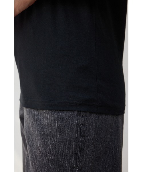 AZUL by moussy(アズールバイマウジー)の「VACANZE ESTIVE V/N LOGO Tシャツ/バガンゼエスティブVネックロゴTシャツ(Tシャツ/カットソー・レディース・ダークオレンジ/ブラック/ホワイト・MEDIUM/SMALL)」の22枚目の写真