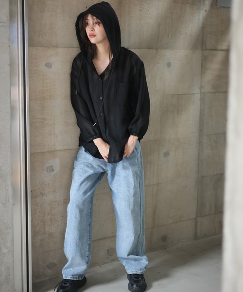 LAFFMO(ラフモ)の「フード付きボリュームスリーブシアーパーカー(パーカー・レディース・ブラック/ホワイト・FREE)」の20枚目の写真