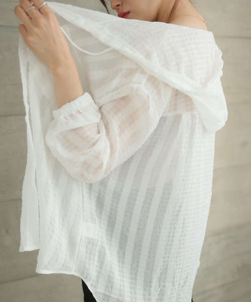 LAFFMO(ラフモ)の「フード付きボリュームスリーブシアーパーカー(パーカー・レディース・ブラック/ホワイト・FREE)」の18枚目の写真