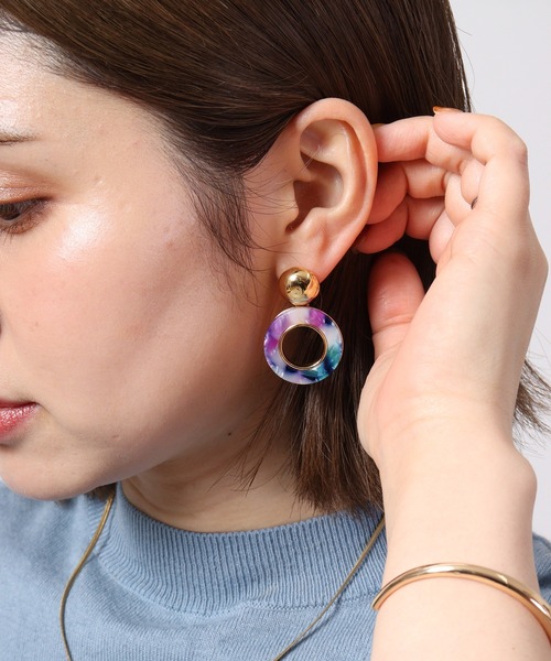 MOSSEL NEW YORK(モシェルニューヨーク)の「ミックスカラーピアス(ピアス(両耳用)・レディース・パープル/ライトピンク/ピンク系/ベージュ系/ベージュ・FREE)」の2枚目の写真