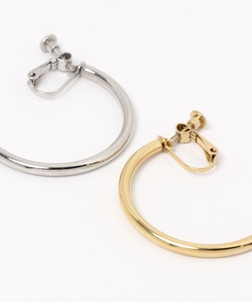 LEPSIM(レプシィム)の「ステンレスフープイヤリング 966567(イヤリング・レディース・シルバー/ゴールド・ONE SIZE)」の4枚目の写真