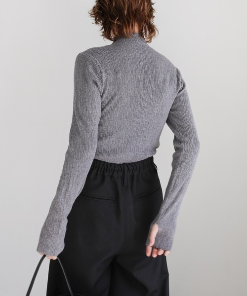 select MOCA（セレクトモカ）の「【6色展開】ニュアンスリブプチハイネックトップス（Tシャツ/カットソー・レディース・アイボリー/ブラック/ライトグレー/ライトオリーブ/ダークグレー/ホワイト・FREE）」の20枚目の写真