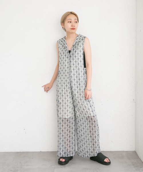 KBF（ケイビーエフ）の「楊柳プリントサロペット（サロペット/オーバーオール・レディース・ブルー系その他/オレンジ系その他・ONE）」の3枚目の写真