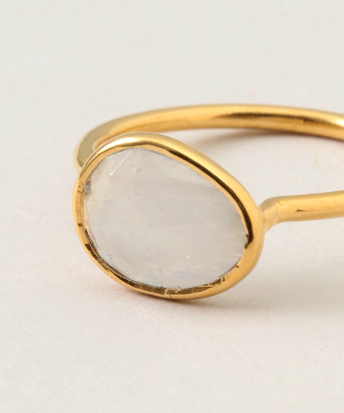 SLOBE IENA(スローブイエナ)の「【Pondichery/ポンディシェリ】 スモールカットリング(リング・レディース・パープル/ボルドー/ホワイト/ライトグリーン/スカイブルー・3/10)」の7枚目の写真