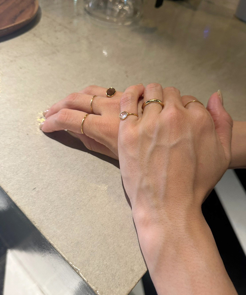 SLOBE IENA(スローブイエナ)の「【Pondichery/ポンディシェリ】 スモールカットリング(リング・レディース・パープル/ボルドー/ホワイト/ライトグリーン/スカイブルー・3/10)」の15枚目の写真