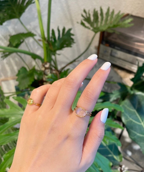 SLOBE IENA(スローブイエナ)の「【Pondichery/ポンディシェリ】 スモールカットリング(リング・レディース・パープル/ボルドー/ホワイト/ライトグリーン/スカイブルー・3/10)」の16枚目の写真