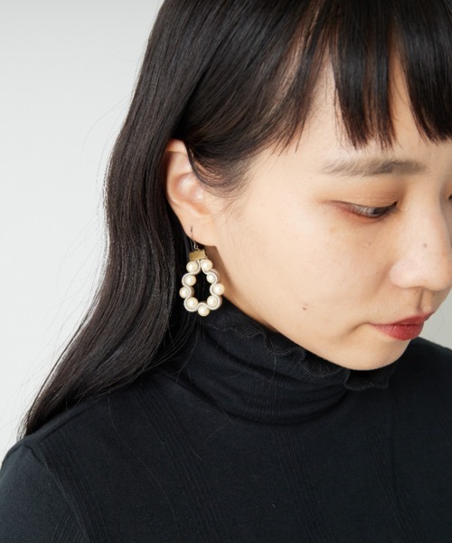 STELLA CIFFON（ステラシフォン）の「[STELLA CIFFON/ステラシフォン] 樹脂パール ラウンドピアス（ピアス（両耳用）・レディース・ブラック/ベージュ/ネイビー・F）」の16枚目の写真