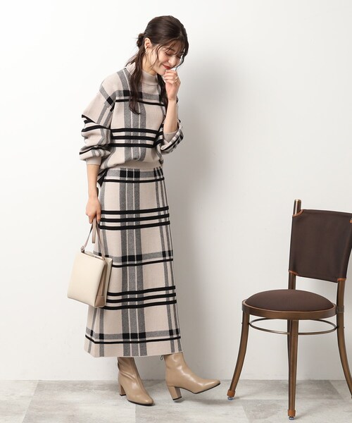 DRESKIP（ドレスキップ）の「◆【洗える/セットアップ可】レトロでシックなチェック柄 モックネック ジャカードニット（ニット/セーター・レディース・ブラック系1/グリーン系その他3/ベージュ系その他4・04/03/02）」の4枚目の写真