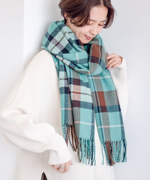 LEPSIM(レプシィム)の「洗えるチェックストール23AW 967394(ストール/ショール・レディース・ブルー/アイボリー/ネイビー/イエロー/ベージュ・ONE SIZE)」の4枚目の写真
