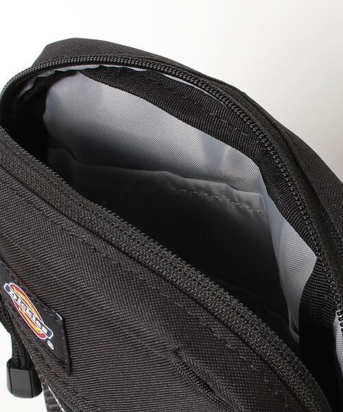 Dickies(ディッキーズ)の「【Dickies/ディッキーズ】LOGO TAPE MINI SHOULDER(ショルダーバッグ・メンズ・カーキ/ネイビー/ブラック/ベージュ・ONE)」の7枚目の写真