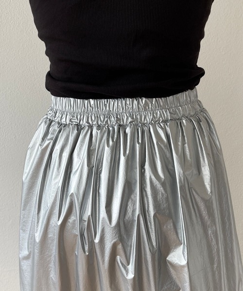 wee9s（ウィークス）の「metallic gatherer flare skirt / メタリックギャザーフレアスカート（スカート・レディース・シルバー・FREE）」の14枚目の写真
