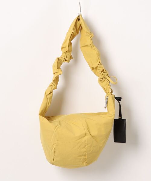 SALON de RUBAN(サロンドルヴァン)の「【SALON de RUBAN / サロン ド ルヴァン】 クシュクシュ ギャザーショルダーバッグ スモール(ショルダーバッグ・レディース・ブラック/ピンク/グレー/ベージュ/イエロー/ライトグレー/ホワイト/ブルー・FREE)」の14枚目の写真