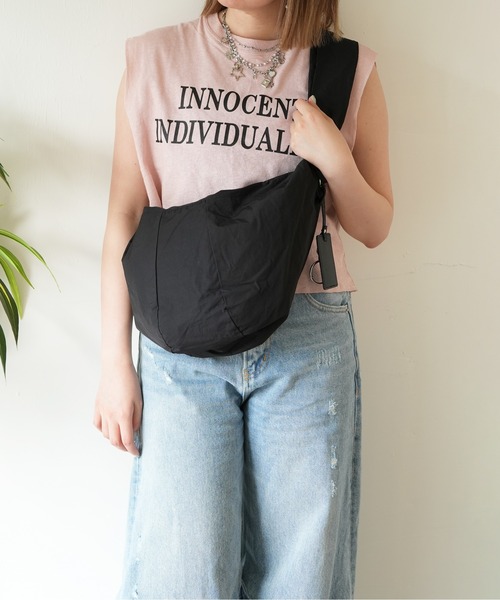 SALON de RUBAN(サロンドルヴァン)の「【SALON de RUBAN / サロン ド ルヴァン】 クシュクシュ ギャザーショルダーバッグ スモール(ショルダーバッグ・レディース・ブラック/ピンク/グレー/ベージュ/イエロー/ライトグレー/ホワイト/ブルー・FREE)」の17枚目の写真