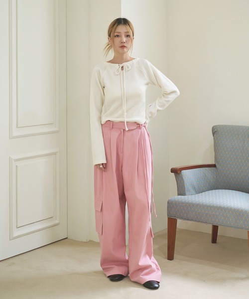 UNE MANSION（ユヌマンション）の「ホルターネックショルダースリットＴシャツニットカットソー（Tシャツ/カットソー・レディース・ブラック/ベージュ/アイボリー・FREE）」の4枚目の写真