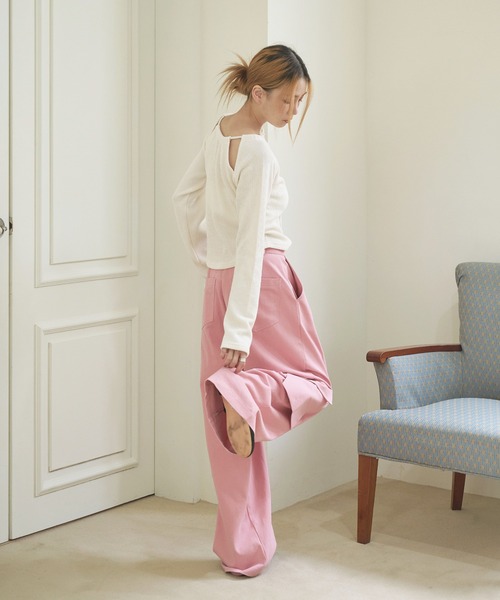 UNE MANSION（ユヌマンション）の「ホルターネックショルダースリットＴシャツニットカットソー（Tシャツ/カットソー・レディース・ブラック/ベージュ/アイボリー・FREE）」の7枚目の写真