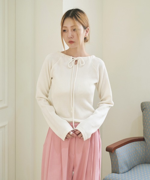 UNE MANSION（ユヌマンション）の「ホルターネックショルダースリットＴシャツニットカットソー（Tシャツ/カットソー・レディース・ブラック/ベージュ/アイボリー・FREE）」の8枚目の写真